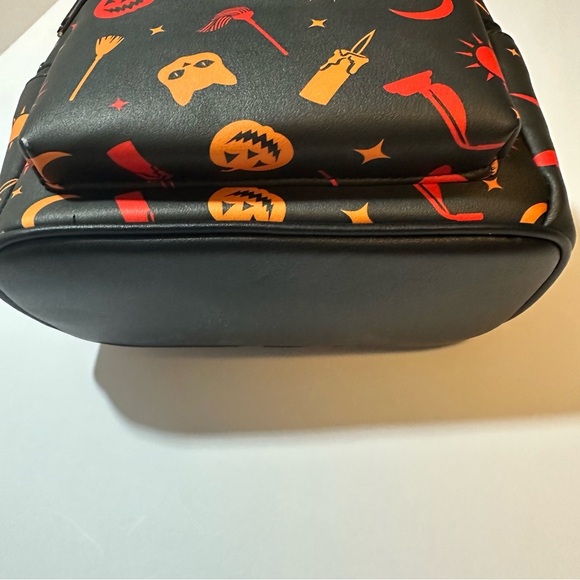 Loungefly Disney Hocus Pocus Icons AOP Mini Backpack Bag Halloween Fall NWT - Picture 5 of 7